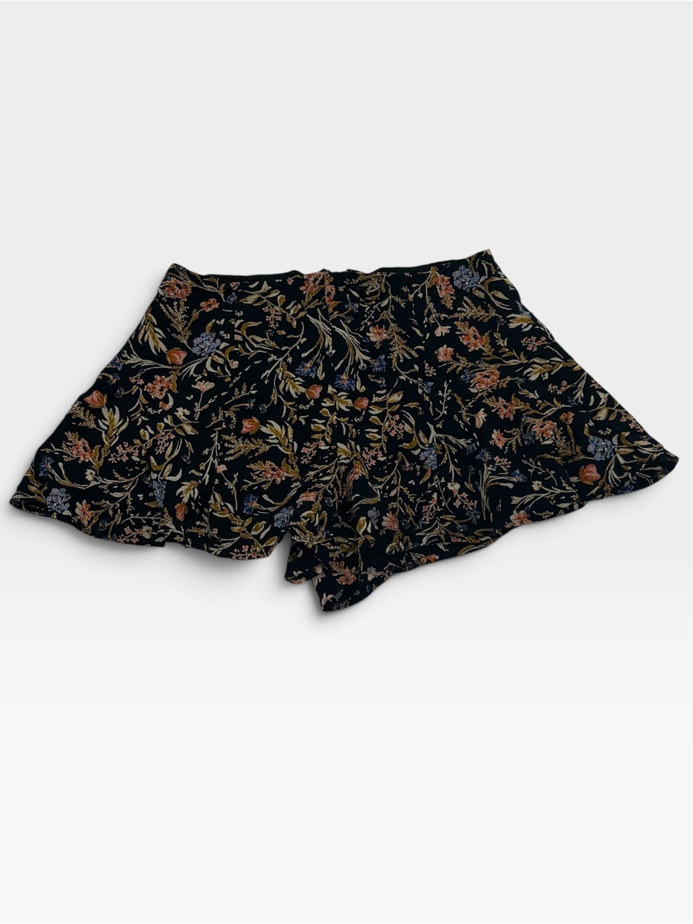 Kimchi Blue Black Floral Flowy Shorts Size 0 Womens